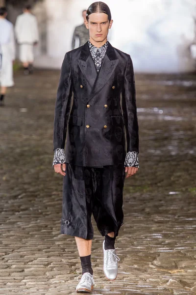 Look 13